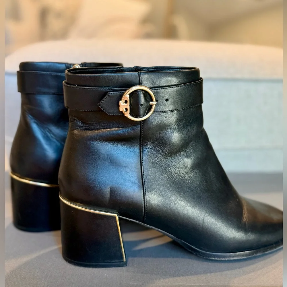 Tory Burch Sophia Bootie 9.5 Black Leather Gold Hardware Rare - Picture 2 of 11